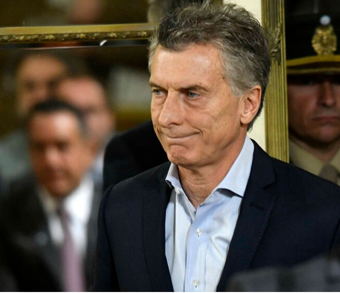 Dale, Mauricio: ¿Acaso no te dijeron en la sesión de terapia que era mejor contarles algo a tantas personas que te bancaron?. ¿Dónde quedó tu empatía después de tanto dolor&nbsp;propio?